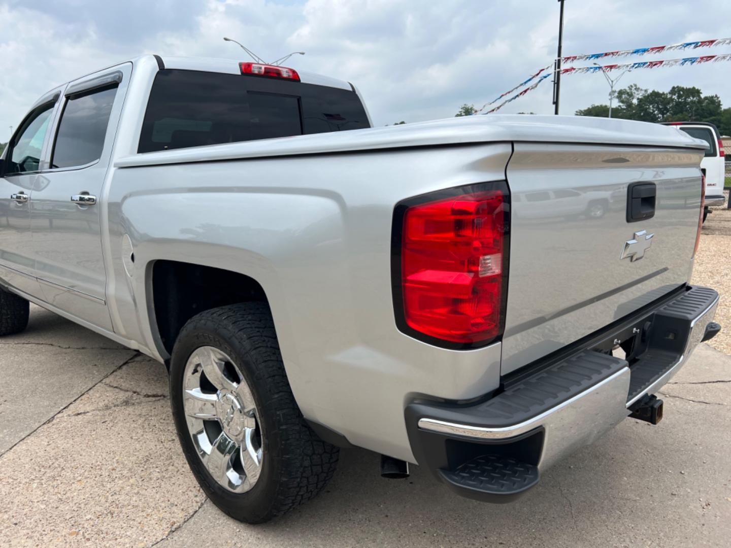 2015 Silver /Gray Chevrolet Silverado 1500 LTZ (3GCPCSEC2FG) with an 5.3L V8 engine, Automatic transmission, located at 4520 Airline Hwy, Baton Rouge, LA, 70805, (225) 357-1497, 30.509325, -91.145432 - 2015 Chevy Crew Cab LTZ 5.3 V8 Gas, 161K Miles, Heated & Cooled Leather Seats, Sunroof, Backup Camera, Power Windows, Locks, Mirrors & Step Boards, Cold A/C, Bose, Bed Cover, Tow Pkg. FOR INFO PLEASE CONTACT JEFF AT 225 357-1497 CHECK OUT OUR A+ RATING WITH THE BETTER BUSINESS BUREAU WE HAVE BEEN A - Photo#7